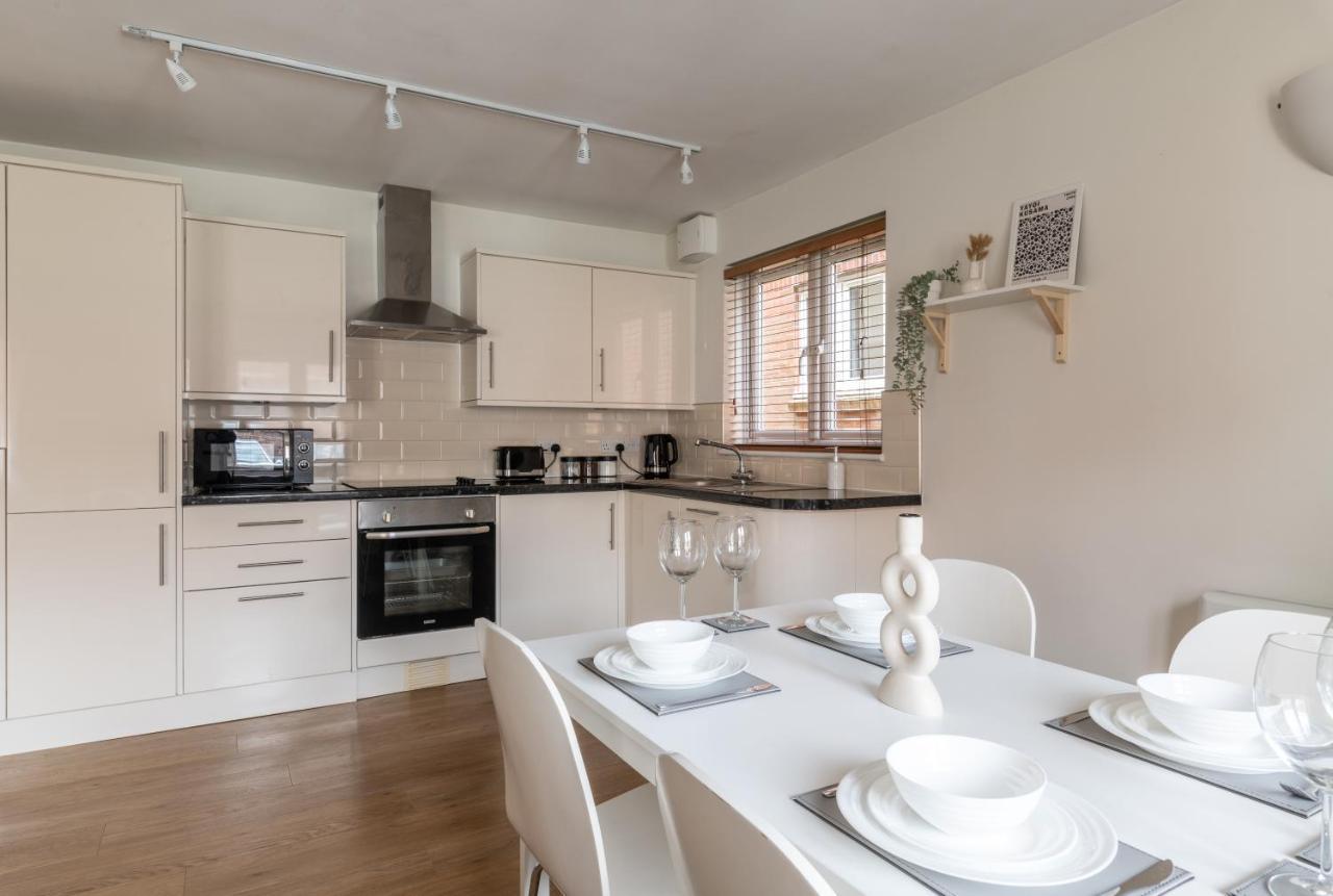 Bright 2br - 2 Free Parking Spaces - Near Lgw Airport * Crawley (West Sussex)